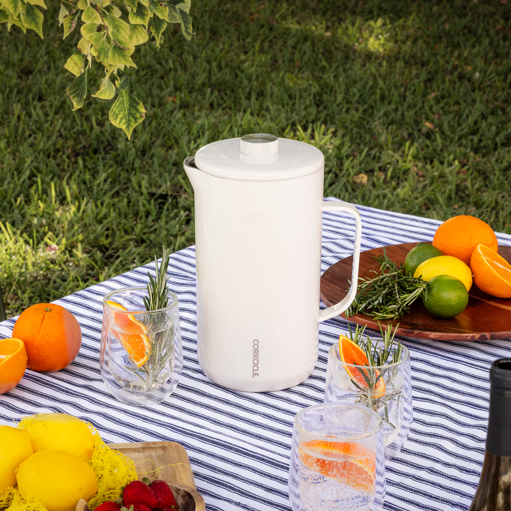 pitcher-r5 OatmilkPitcher_Lifestyle.png